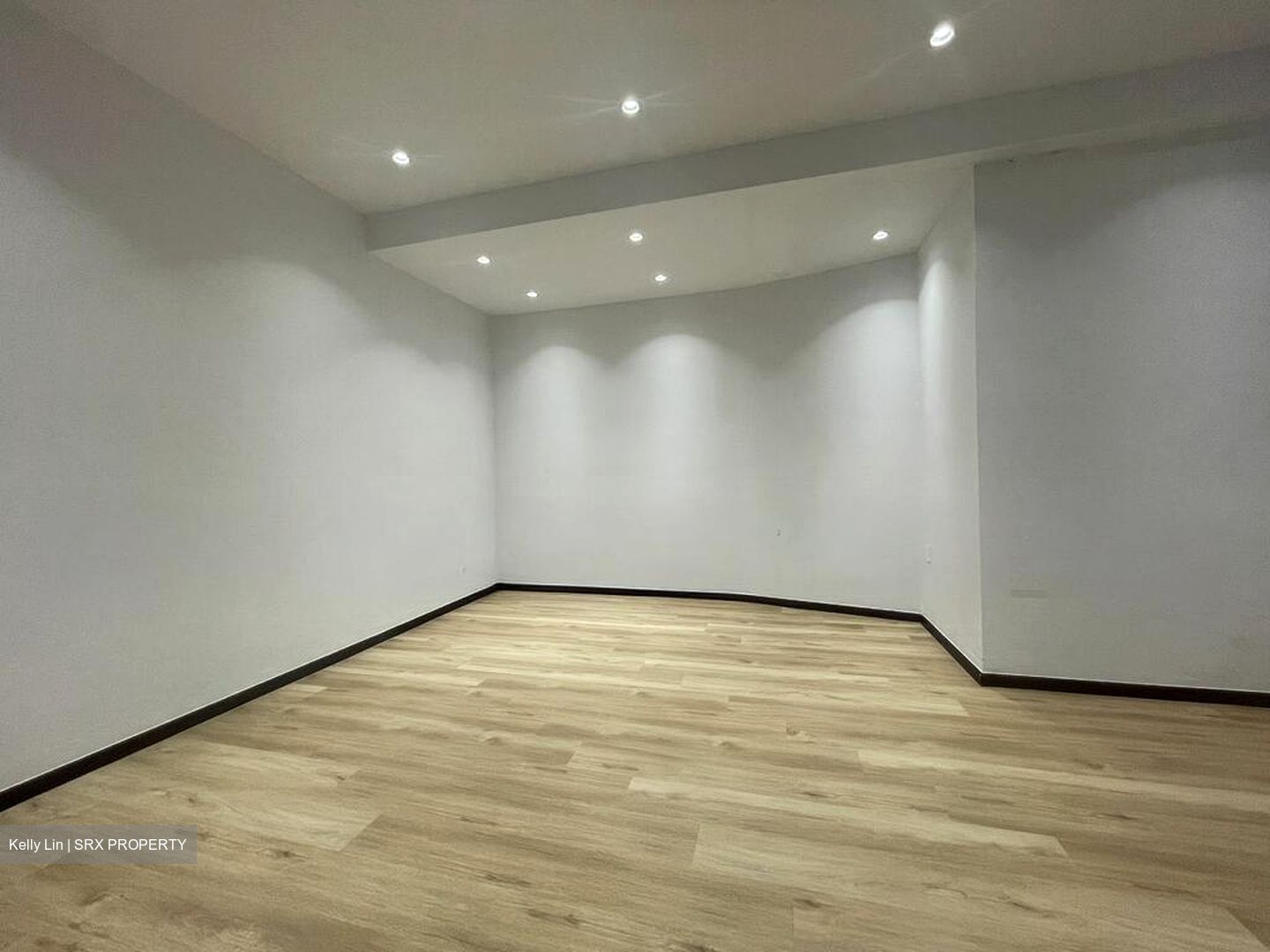 Haig Road (D15), Retail #527573681